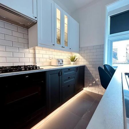 The Retreat - Large Luxury Apartment, Two Mins From Beach Bournemouth Dış mekan fotoğraf