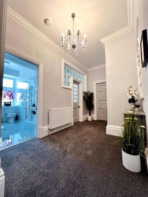 The Retreat - Large Luxury Apartment, Two Mins From Beach Bournemouth Dış mekan fotoğraf