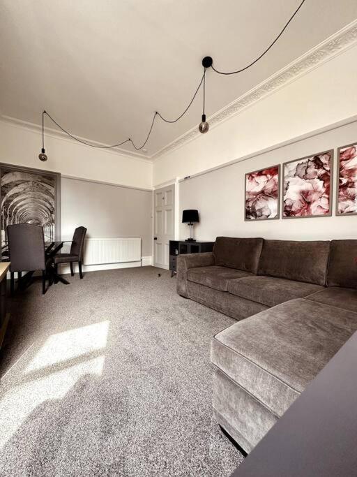 The Retreat - Large Luxury Apartment, Two Mins From Beach Bournemouth Dış mekan fotoğraf
