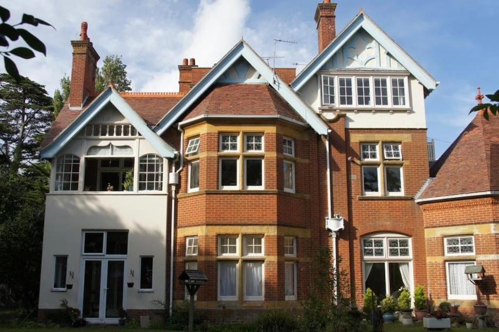 The Retreat - Large Luxury Apartment, Two Mins From Beach Bournemouth Dış mekan fotoğraf